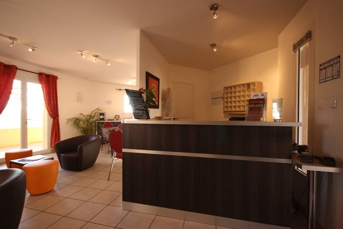 Hotel The Originals City, Cote Sud, Marseille Est 3*