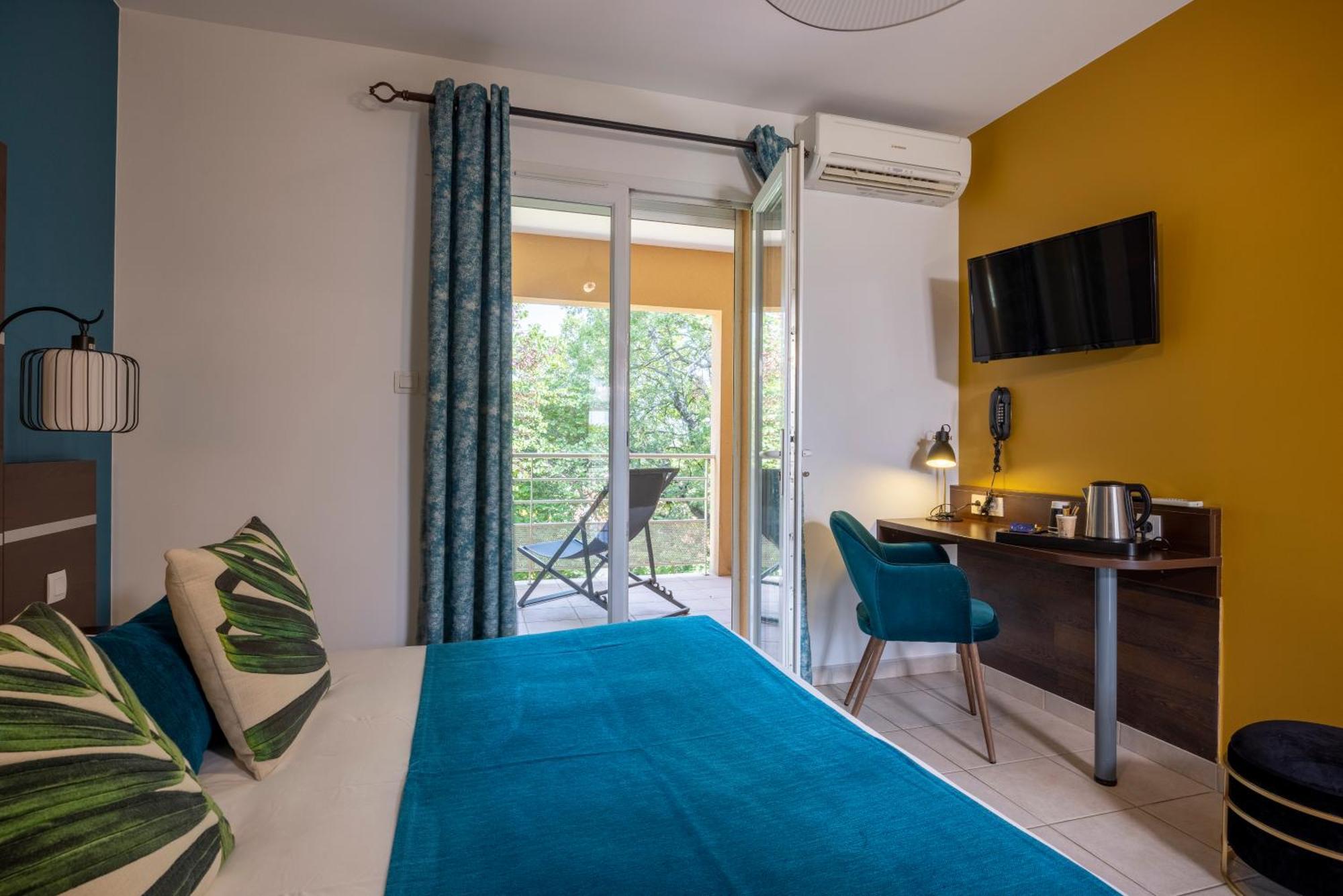 Hotel The Originals City, Cote Sud, Marseille Est 3*