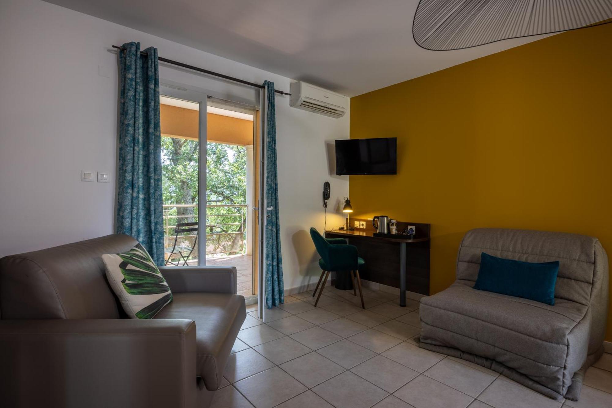 Hotel The Originals City, Cote Sud, Marseille Est 3*