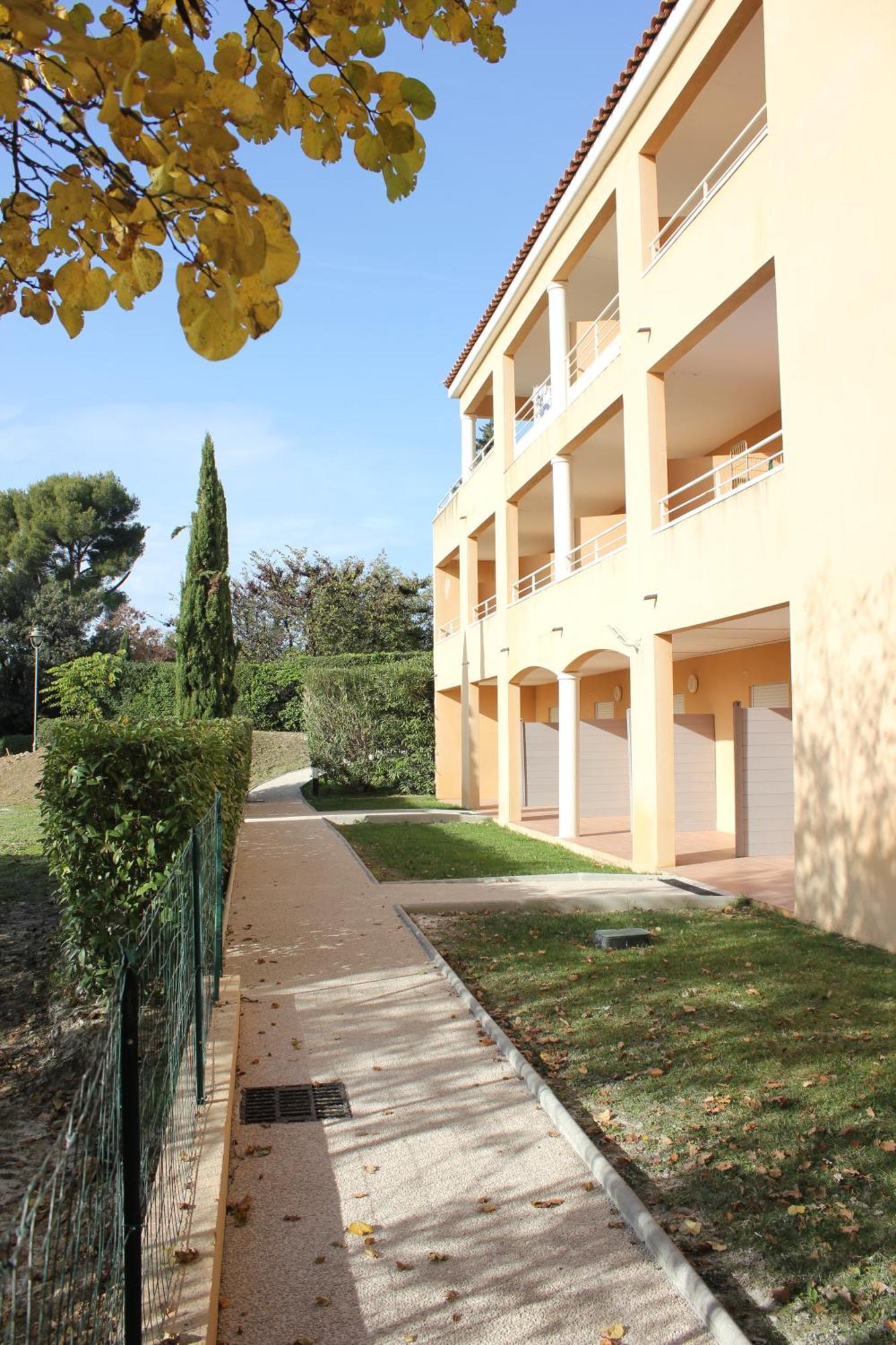 Hotel The Originals City, Cote Sud, Marseille Est